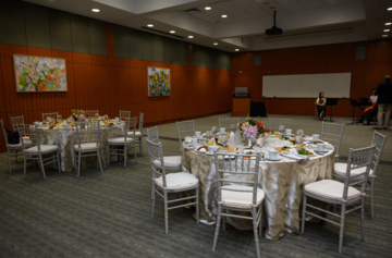 Pechet dinner table setup