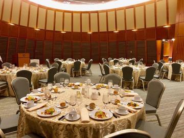 Rotunda dinner table setup